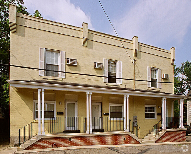 Building Photo - 2 Rosary Way Rental