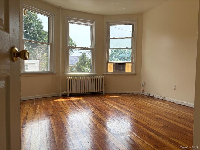 111 Hart Ave