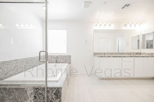 Photo - 8043 Skye Foxx St