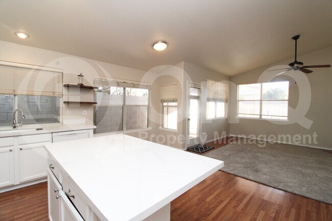 Photo - 1221 W Jeanine Dr