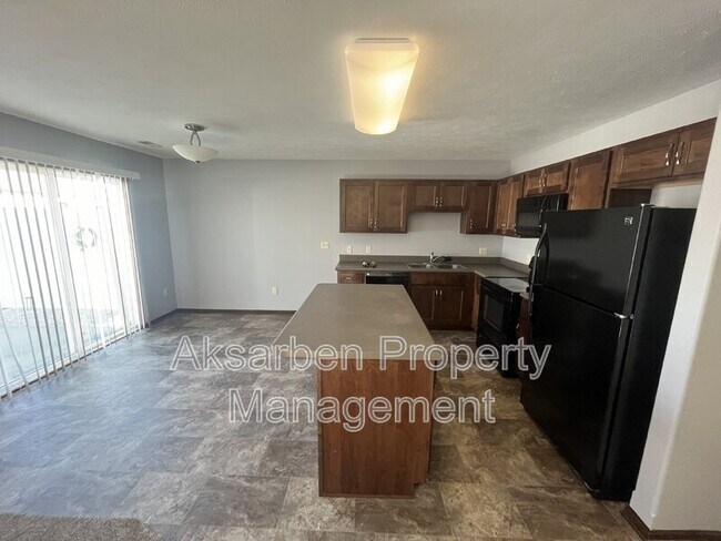 Photo - 5306 41st St