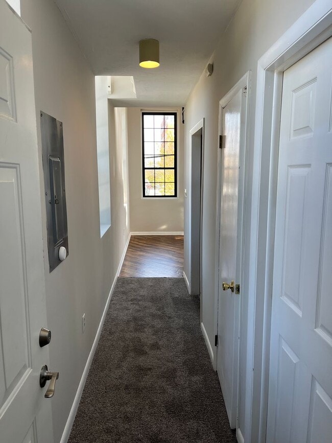 Building Photo - 234 W Clarke Ave Unit Apt. 1