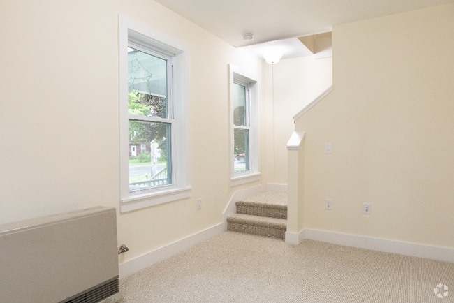 Building Photo - 64 W Main St Rental