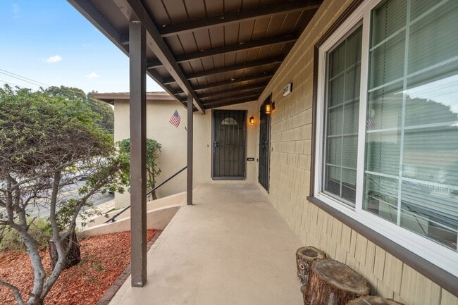 Photo - 22123 Main St