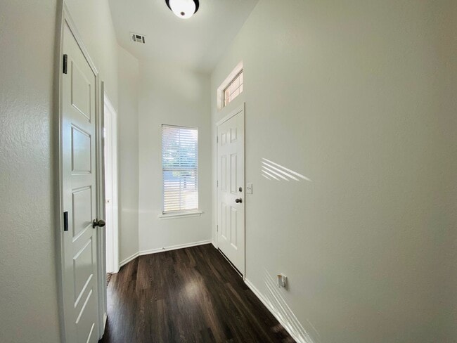 Photo - Freshly remodeled, 4 bed, 2 bath house in Mustang