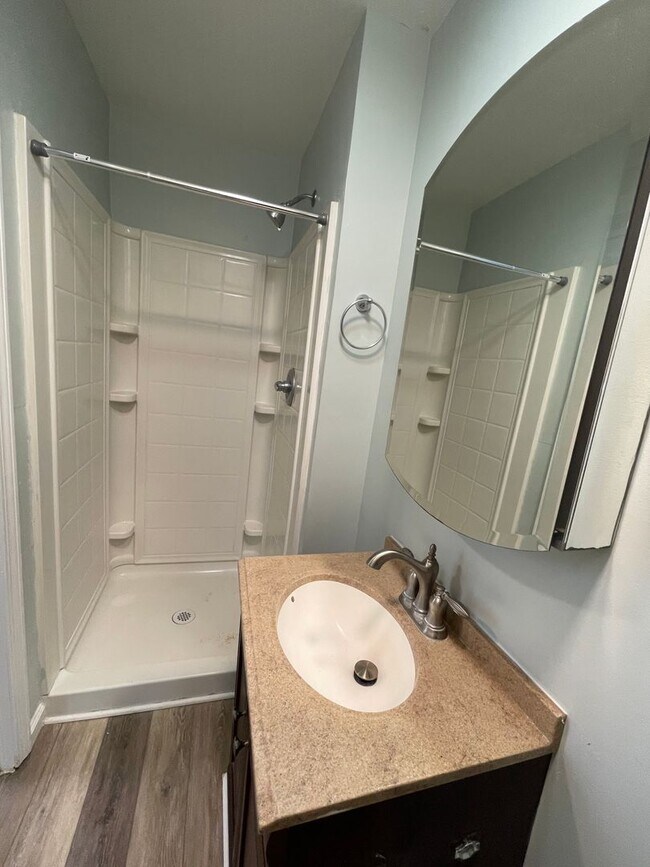 Photo - 338 Erie St Unit 338 1/2