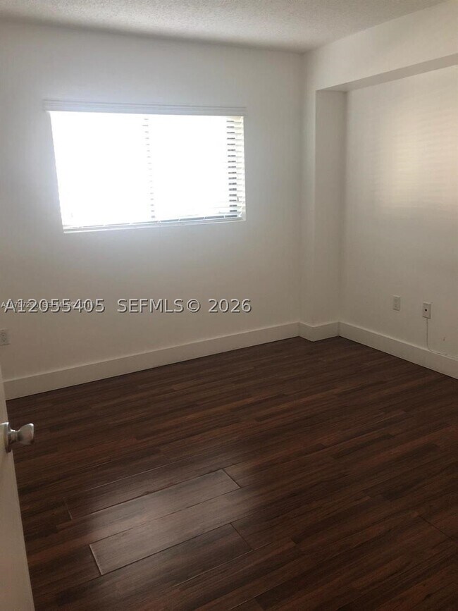 Photo - 106 Palm Cir W Unit 106