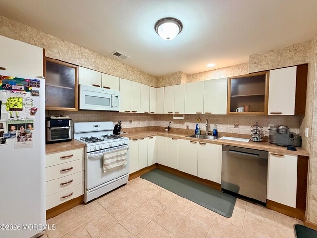 Photo - 743 Banyan Ct