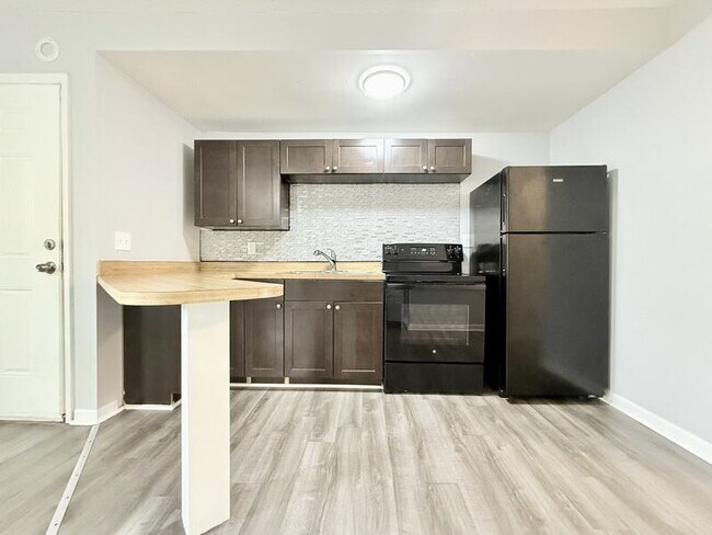 Photo - 725 14th Ave S