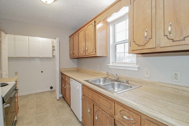 Photo - 330 Hugh Hunter Rd