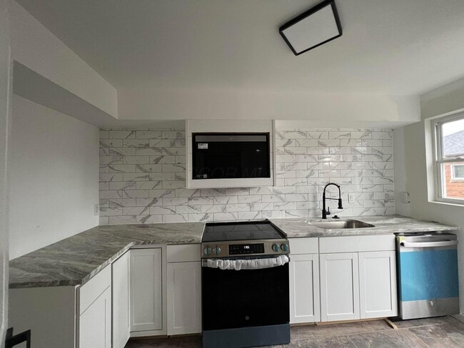 Photo - 50 N Hampton Rd