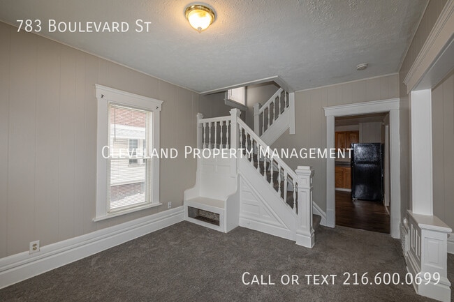 Photo - 783 Boulevard St
