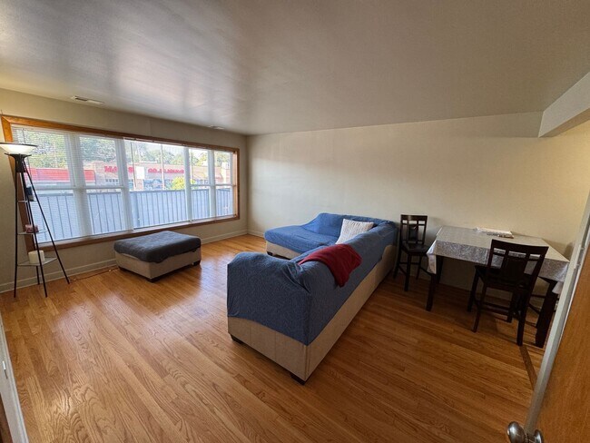 Photo - 6215 W Belmont Ave Apartamento Unidad 2A