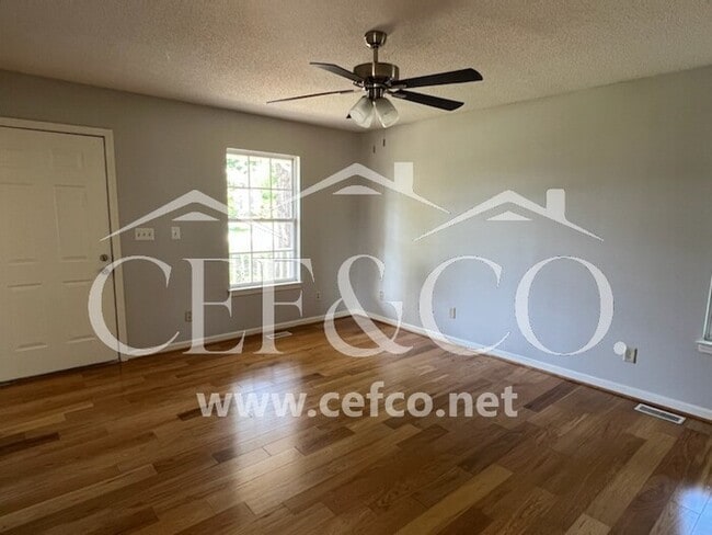 Photo - 349 E Myles Ln