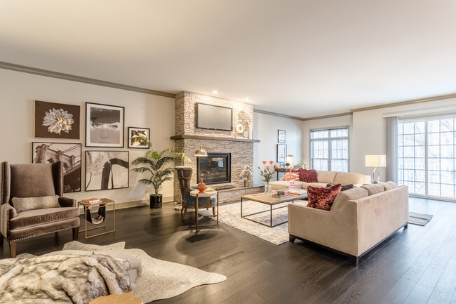 The Club at Waters Edge (Luxury Apartments)