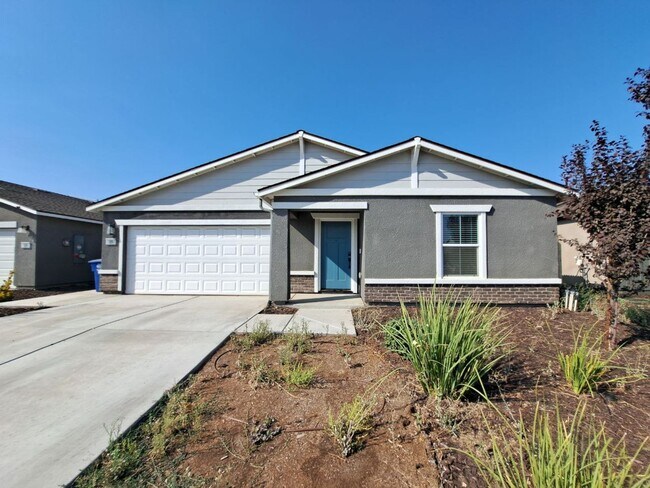 Photo - Beautiful 4 Bedroom Home in Madera, Ca!