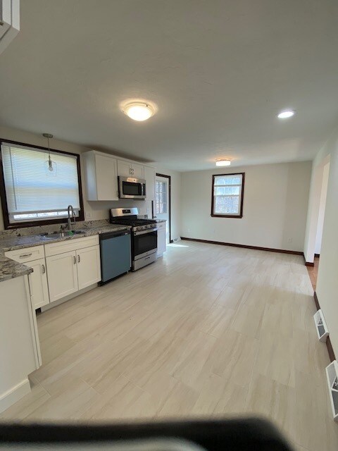 Photo - 236 Comfort St