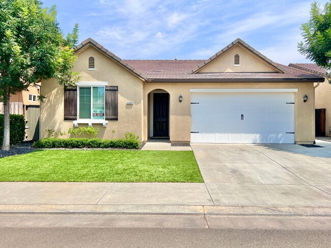 Building Photo - $2,350 Bullard & Locan, 3 bedroom - Wrenwo... Rental