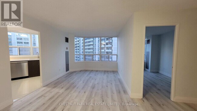 Photo - 25 Maitland St Unit 1201