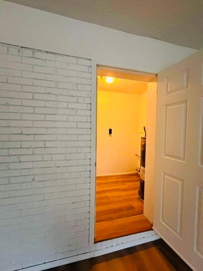 Photo - 1692 Kinglet Rd