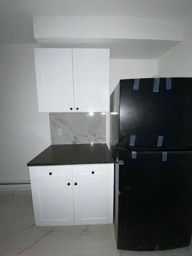 Building Photo - 25 Riverview Pl Unit #2R