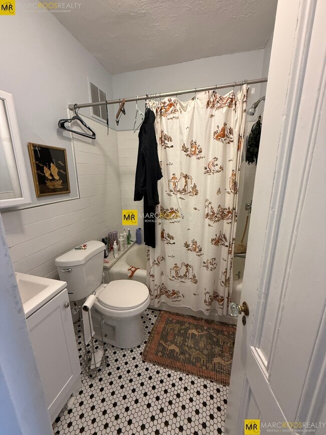 Photo - 406 Beacon St Unit 8