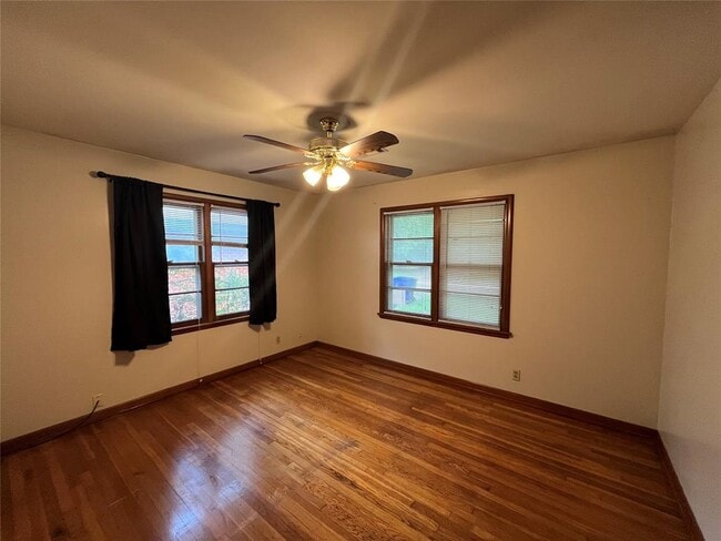 Photo - 511 Fleetwood Dr