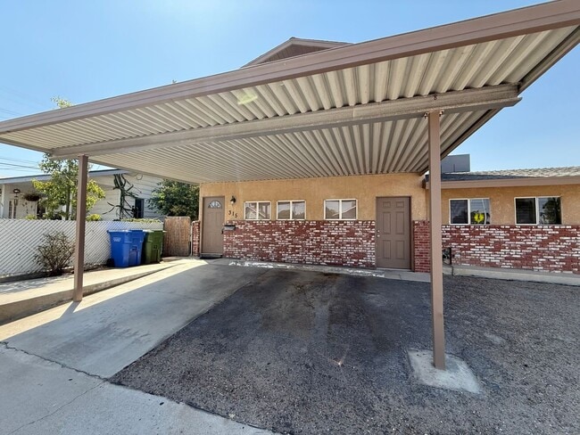 Building Photo - 315 7th St Rental