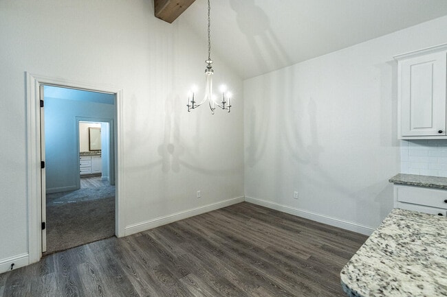 Photo - 2005 102nd St