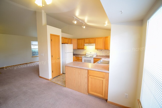 Photo - 648 Brewer Dr