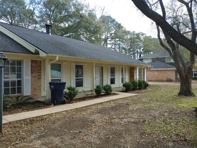 Photo - 633 Mosswood Dr