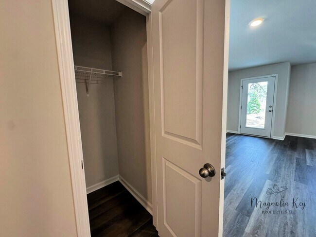 Photo - 555 Gemstone Blvd