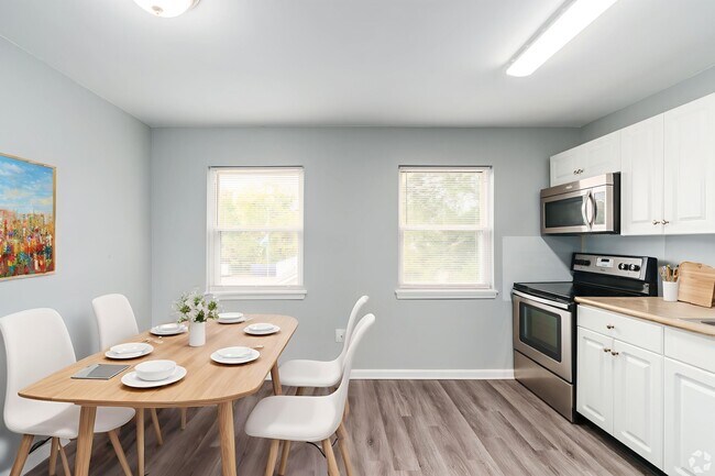 Kitchen with Table & Chairs