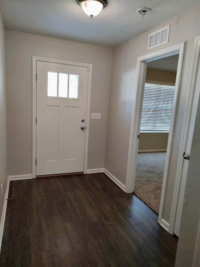 Photo - Excellent 3 Bedroom 2 Bath House for Rent. Best Part of Town near Everything!