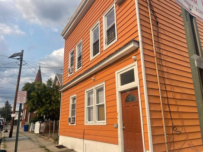 Photo - 208 4th St Unit 1