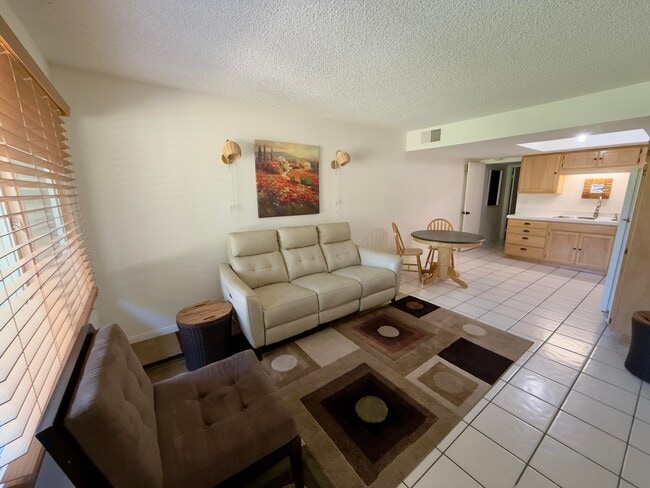 Building Photo - 9641 Spyglass Ave Unit 61