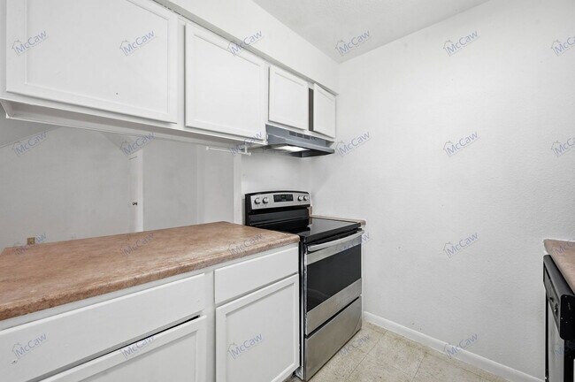 Photo - 8135 Julie Ave