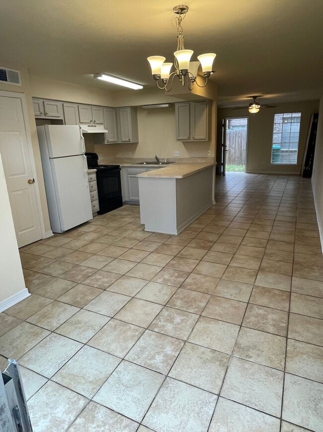 Building Photo - Great Complex in Kenner, 2BD/1.5BA with Off Street Parking Unit 4209 D