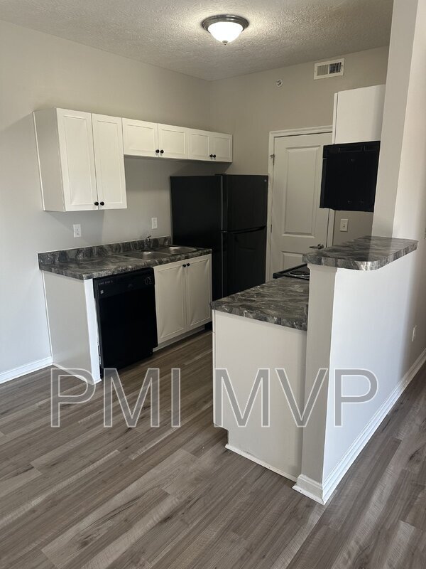 Photo - 858 Taylor Station Rd Unit 858  104