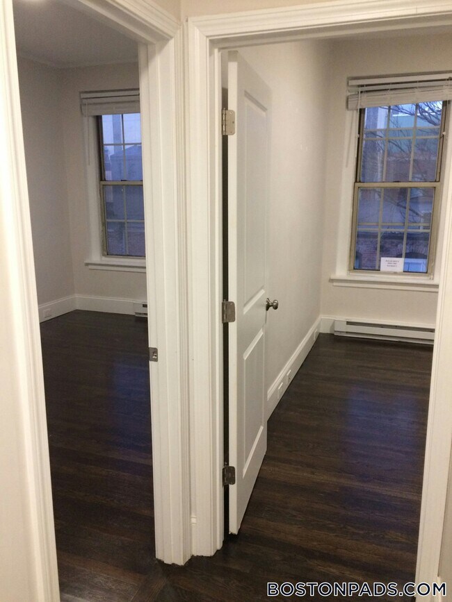 Photo - 52 Clearway St Unit 8