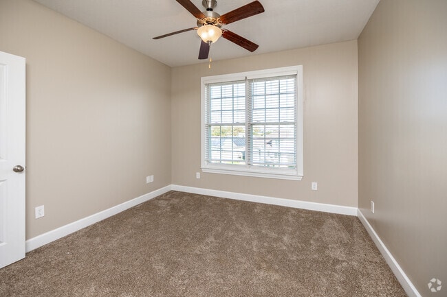 3BR, 2.5BA - Kite/2,456 SF