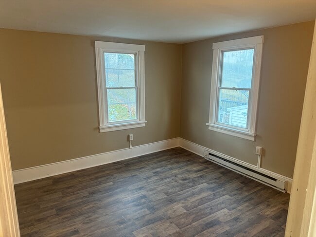 Photo - 704 Ridge St