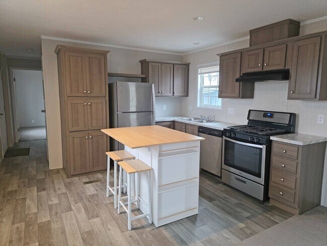 Photo - 705 W 8th St