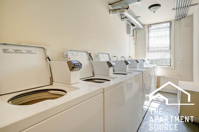 Photo - 4737 N Hermitage Ave Unit 409