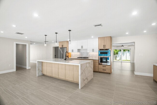 Photo - 5496 NE 22nd Ave