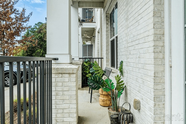 Private Large Balconies (available in select apartments)