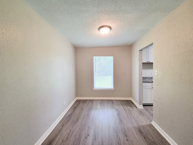 Photo - 2810 Forest Oaks Dr