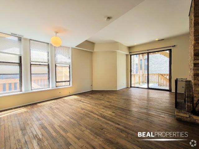 Building Photo - 2 bedroom in CHICAGO IL 60657 Unit 03 Rental