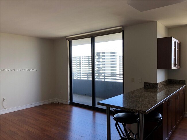 Photo - 1330 West Ave Unit 1011