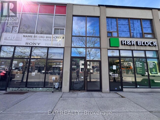 Photo - 256 Lakeshore Rd E Unit 1